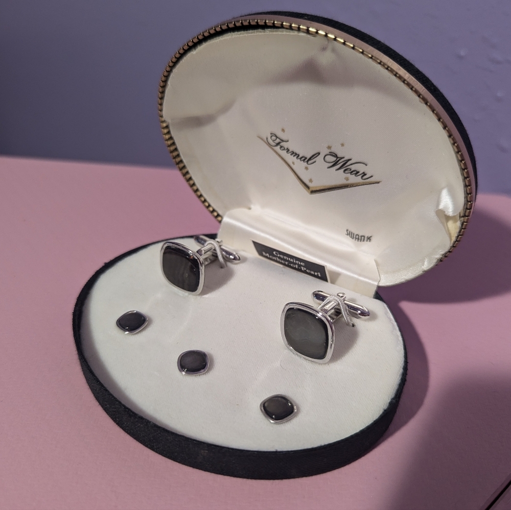 Vintage Art Deco Swank Mother of Pearl Cufflinks and Stud Set - Picture 2 of 3